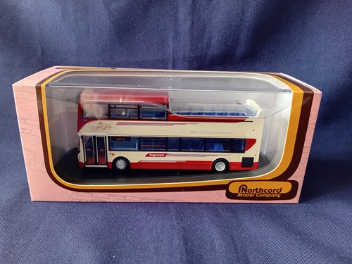 Ukbus 1502 stagecoach - 1502, north